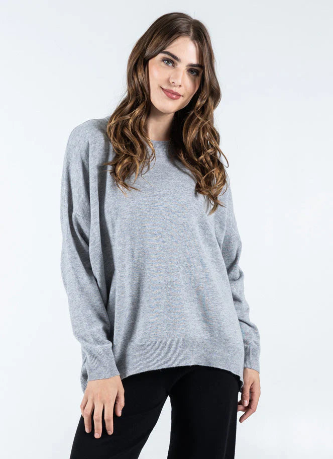 Modern Comfort C'est Moi Sweaters, CESWT4305 Relaxed Light Weight Crew Neck Sweater, Heather Grey